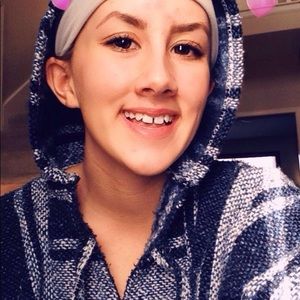 Meet your Posher, Chloe